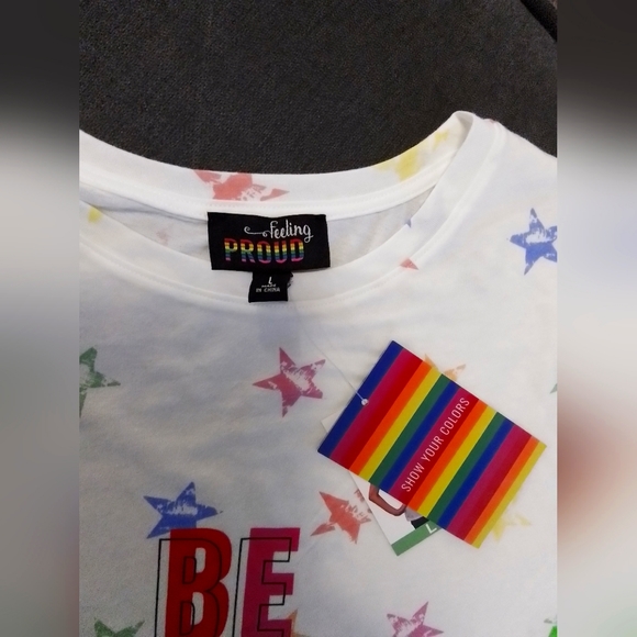 White-rainbow colored T-Shirt "Be Proud to Stand Out" - Picture 3 of 3
